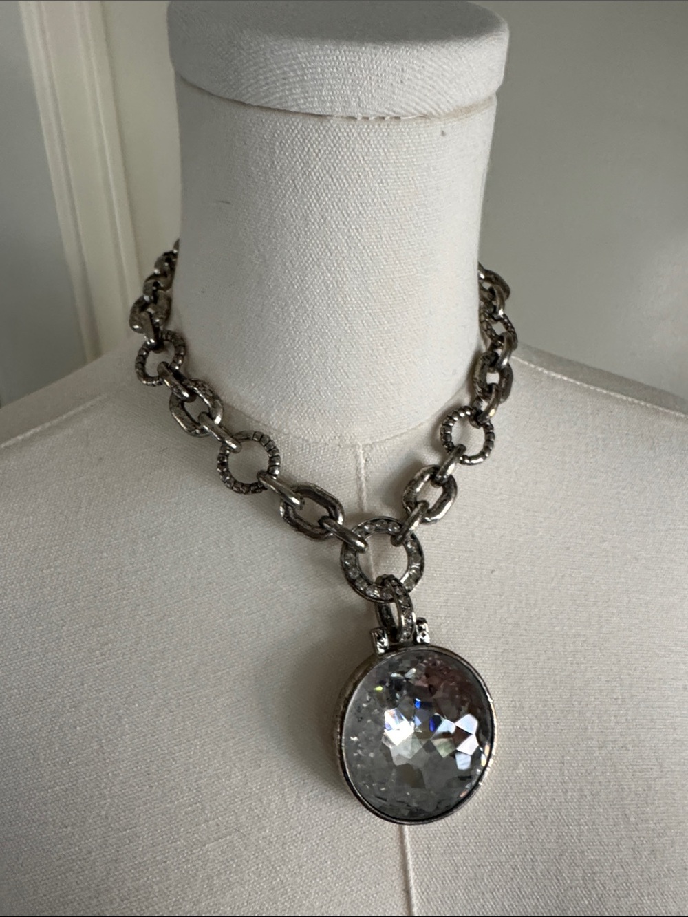 Crystal Pendant Link Necklace - Silver Tone